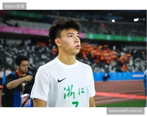 浙江队小将王钰栋（U21）半程已攻入5球，成为联赛中表现最抢眼的年轻球员之一。